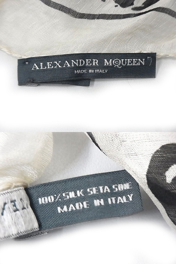 実際に弊社で買取させて頂いたAlexander McQueen/アレキサンダーマックイーン シルクスカーフの画像 2枚目