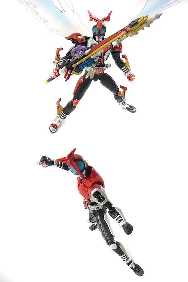 実際に弊社で買取させて頂いたS.H.Figuarts 仮面ライダーカブト＆カブトハイパーフォームSETの画像 2枚目