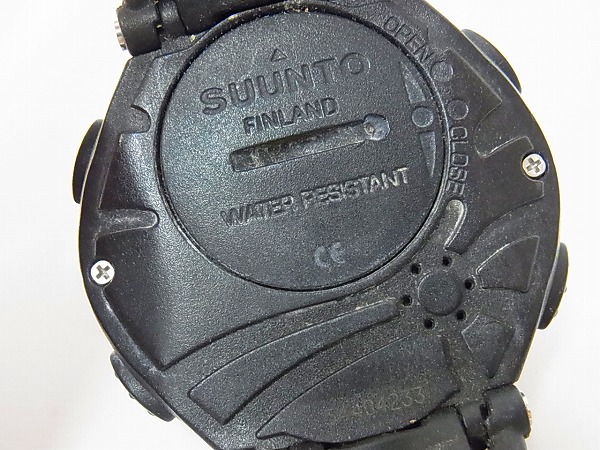 実際に弊社で買取させて頂いたSUUNTO/スント VECTOR/ベクター 腕時計 ss015920000/黒ピンクの画像 1枚目