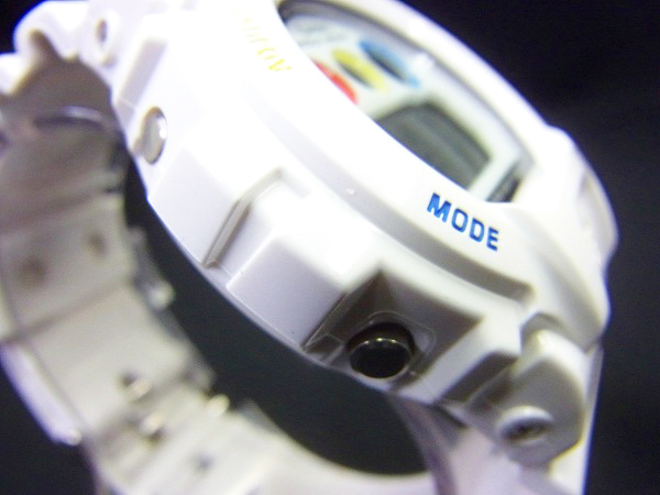 実際に弊社で買取させて頂いたG-SHOCK×MEDICOM TOY 30周年記念/ベアブリック DW-6900MT-7JRの画像 2枚目