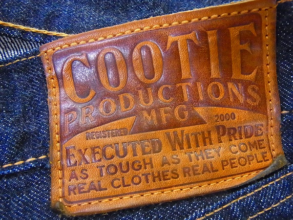 実際に弊社で買取させて頂いたCOOTIE/クーティー ボタンフライ デニムパンツ インディゴ 34の画像 2枚目