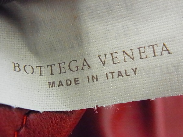 実際に弊社で買取させて頂いたBOTTEGA VENETA/ボッテガ・ヴェネタ［10↑］ショルダーバッグ赤の画像 6枚目