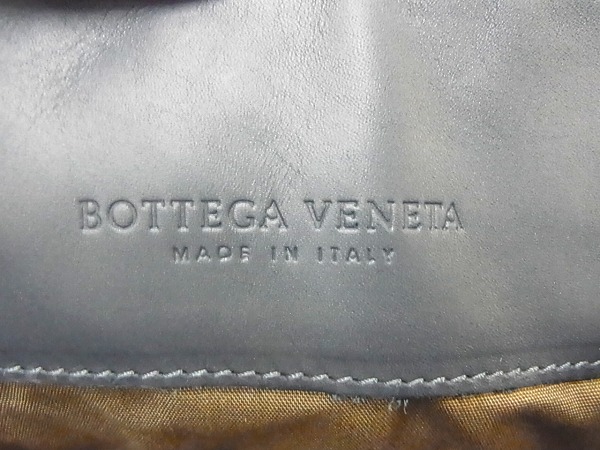 実際に弊社で買取させて頂いたBOTTEGA VENETA/ボッテガ カーフレザーショルダーバッグ 濃紺の画像 5枚目