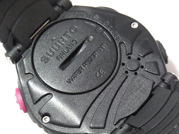 実際に弊社で買取させて頂いたSUUNTO/スント VECTOR performance ブラック×ホワイト デジタルの画像 1枚目