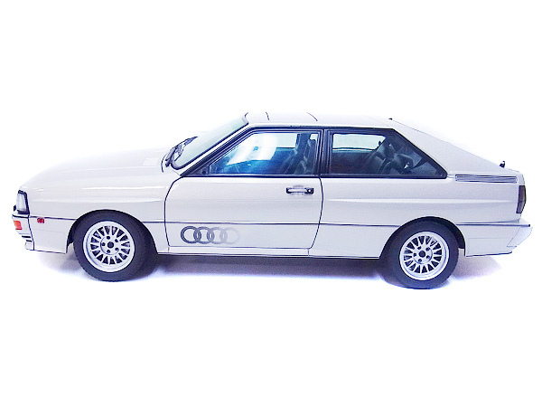 実際に弊社で買取させて頂いたAUTOart/オートアート ミニカー AUDI クワトロ LWB '88 1/18の画像 1枚目