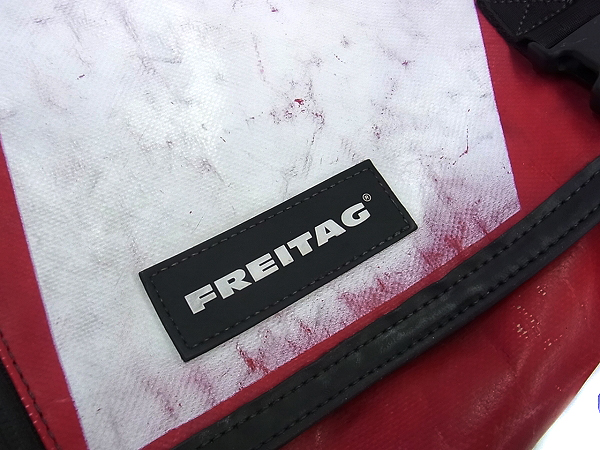 実際に弊社で買取させて頂いたFREITAG/フライターグ ショルダーバッグ ブラック×レッドの画像 6枚目