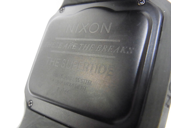 実際に弊社で買取させて頂いたNIXON/ニクソン THE SUPERTIDE スクエア デジタル腕時計 カーキの画像 3枚目