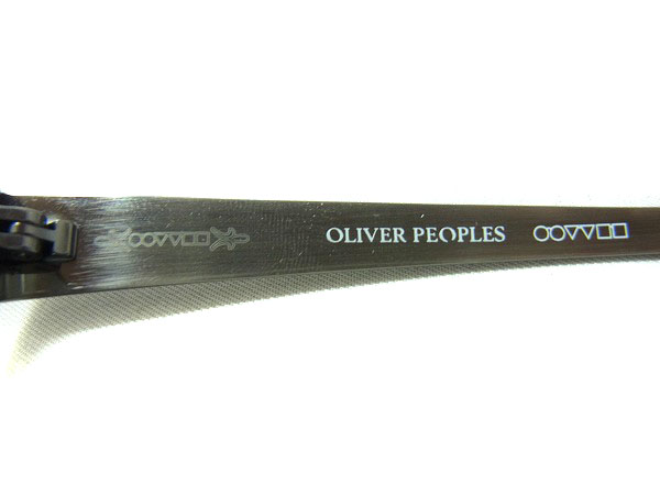 実際に弊社で買取させて頂いたOLIVER PEOPLES/オリバーピープルズ hue フレーム チタン 銀の画像 4枚目