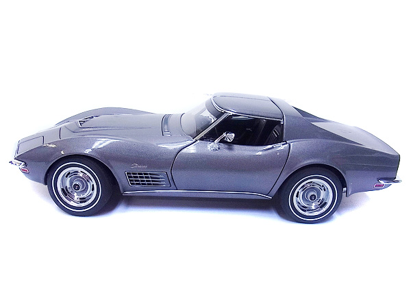 実際に弊社で買取させて頂いたオートアート ミニカー 1968　Chevrolet Corvette 69/70 1/18の画像 1枚目