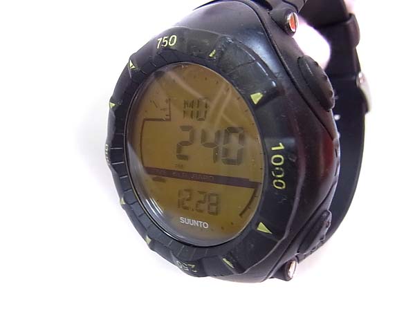 実際に弊社で買取させて頂いたSUUNTO/スント アルティマックス 電池式 ブラック SS004787110の画像 2枚目