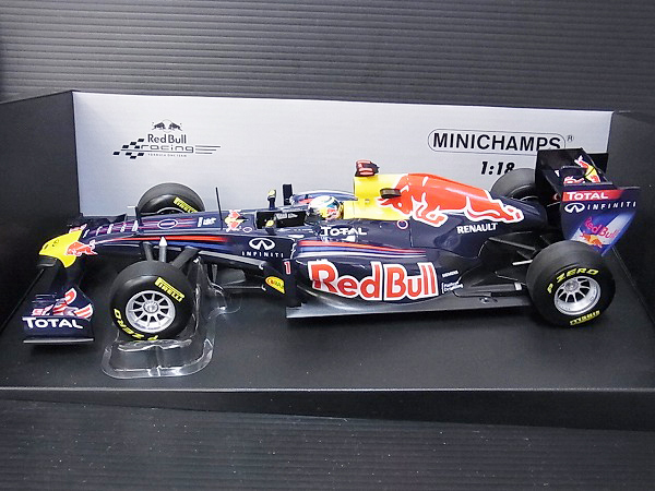 実際に弊社で買取させて頂いたMINICHAMPS RacingRENAULT/RB7 S.Vettel/ベッテル 2011 1/18の画像 1枚目
