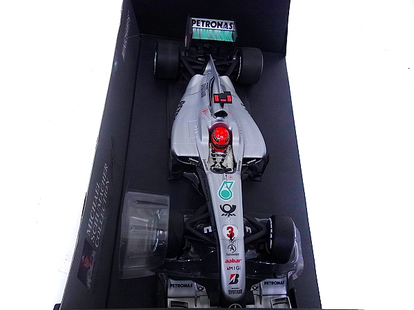 実際に弊社で買取させて頂いたMINICHAMPS MGP W01 Mercedes GP 2010 M.シューマッハ 1/18の画像 2枚目