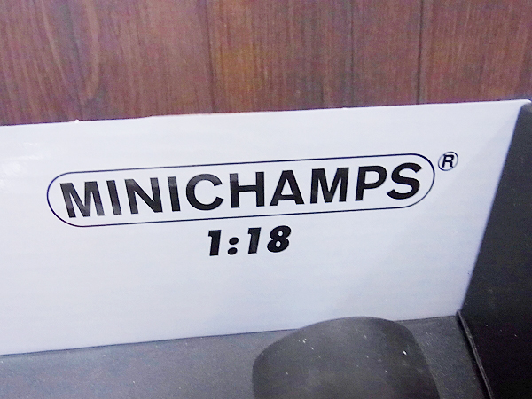 実際に弊社で買取させて頂いたMINICHAMPS McLAREN MERCEDES MP4-28 F1 J.Button 2013 1/18の画像 2枚目