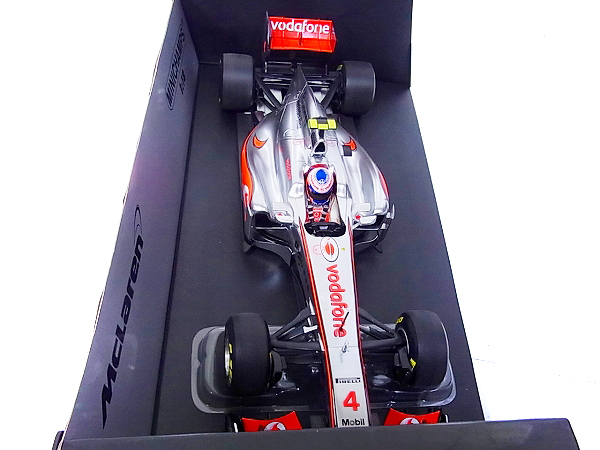 実際に弊社で買取させて頂いたMINICHAMPS マクラーレンMP4-26 F1 2011本選仕様 J.バトン 1/18の画像 2枚目