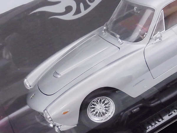 実際に弊社で買取させて頂いたホットウィール フェラーリ 250GT ベルリネッタ lusso 1/18の画像 1枚目