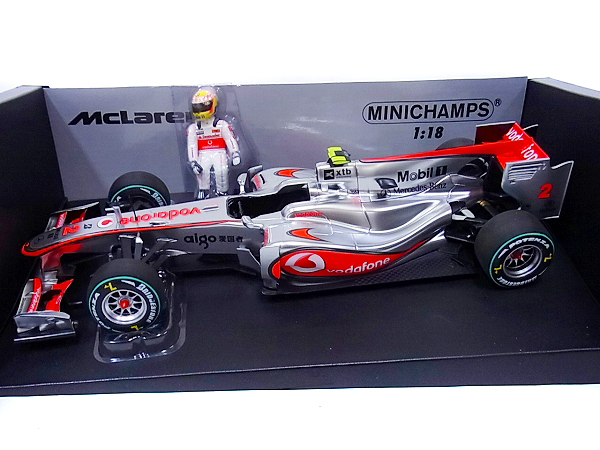 実際に弊社で買取させて頂いたMINICHAMPS マクラーレンMP4-25 カナダGP2010 L.ハミルトン1/18の画像 1枚目