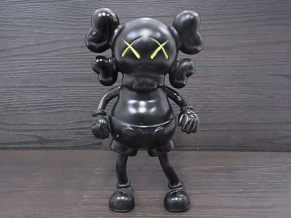 実際に弊社で買取させて頂いたKAWS×HECTIC×BOUNTY HUNTER 99年 初期モデル 500体限定コラボの画像 1枚目