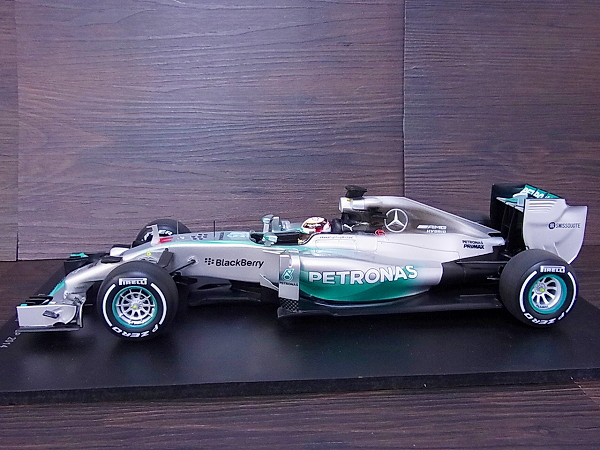 実際に弊社で買取させて頂いたSpark メルセデスW05 ハミルトン#44 WINNER2014イギリスGP 1/18の画像 4枚目