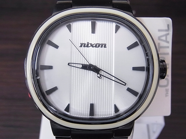 実際に弊社で買取させて頂いたNIXON/ニクソン キャピタル クオーツ腕時計 黒白 A090-756の画像 1枚目