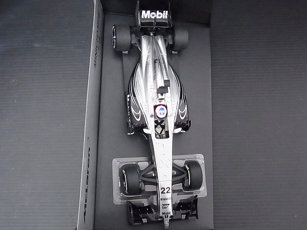 実際に弊社で買取させて頂いたMINICHAMPS McLarenMercedes MP4-29 J.Button/バトン 2014 1/18の画像 2枚目