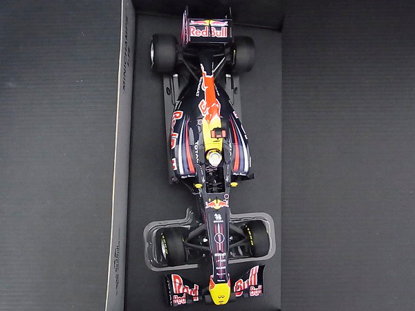 実際に弊社で買取させて頂いたMINICHAMPS RacingRENAULT/RB7 S.Vettel/ベッテル 2011 1/18の画像 2枚目