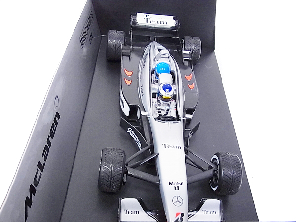 実際に弊社で買取させて頂いたMINICHAMPS マクラーレンMP4-98T Mika&Erja Hakkinen 2000 1/18の画像 2枚目