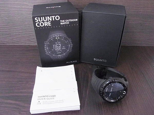 実際に弊社で買取させて頂いたSUUNTO/スント CORE/コア オールブラック 腕時計/SS014279010の画像 7枚目