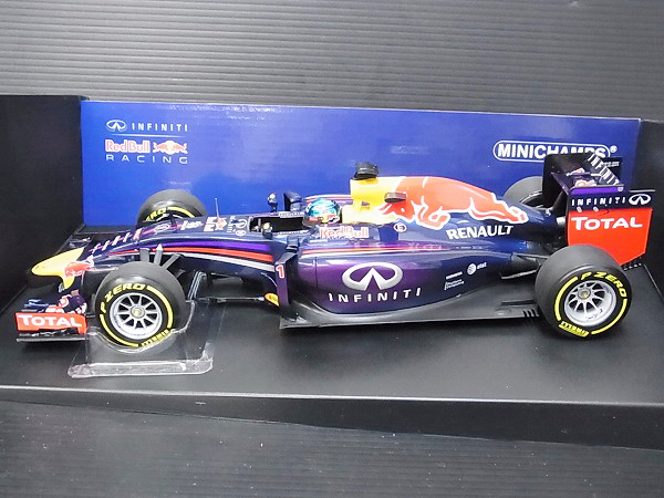 実際に弊社で買取させて頂いたMINICHAMPS INFINITI RACING RB10 S.Vettel/ベッテル 2014 1/18の画像 1枚目
