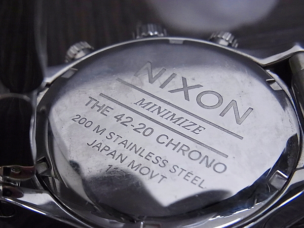 実際に弊社で買取させて頂いたNIXON/ニクソン 42-20 CHRONO HIGH POLISH シルバー A037 945の画像 4枚目