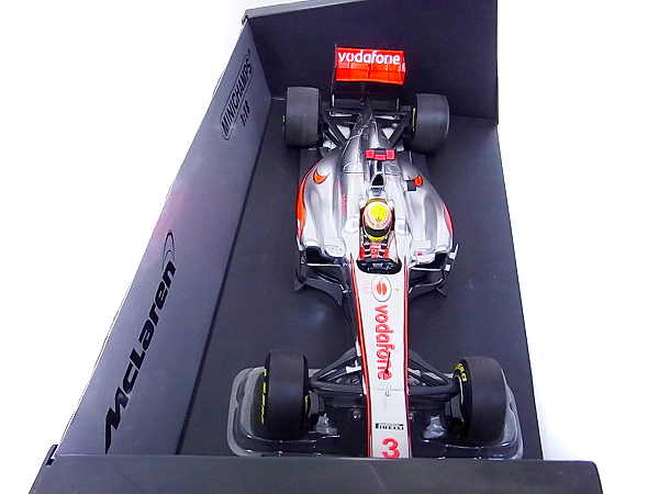 実際に弊社で買取させて頂いたMINICHAMPS Mclaren Mercedes MP4-26P L.ハミルトン 2011 1/18の画像 2枚目