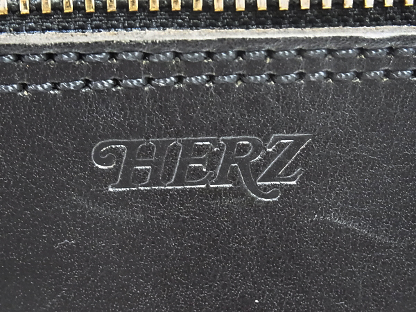 実際に弊社で買取させて頂いたHERZ/ヘルツ 化粧ケース型/レディースハンドバッグ 黒 Q-68の画像 6枚目