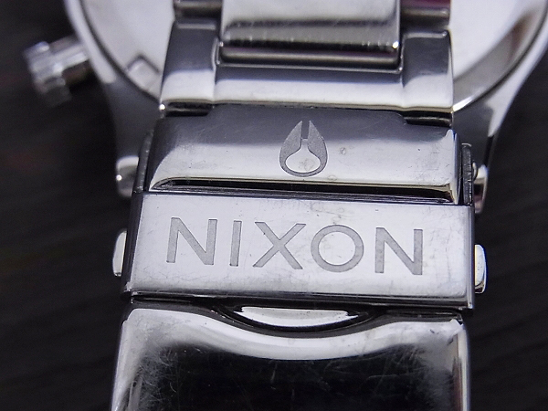 実際に弊社で買取させて頂いたNIXON/ニクソン 42-20 CHRONO HIGH POLISH シルバー A037 945の画像 5枚目