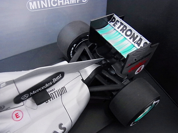 実際に弊社で買取させて頂いたミニチャンプス Mercedes GP F1 MGP W01 N.ロズベルグ2010 1/18の画像 3枚目