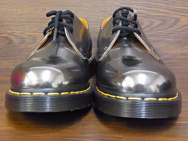 【新登場】【入手困難】ドクターマーチン Dr.Martens シルバー UK８ ３ホール 靴