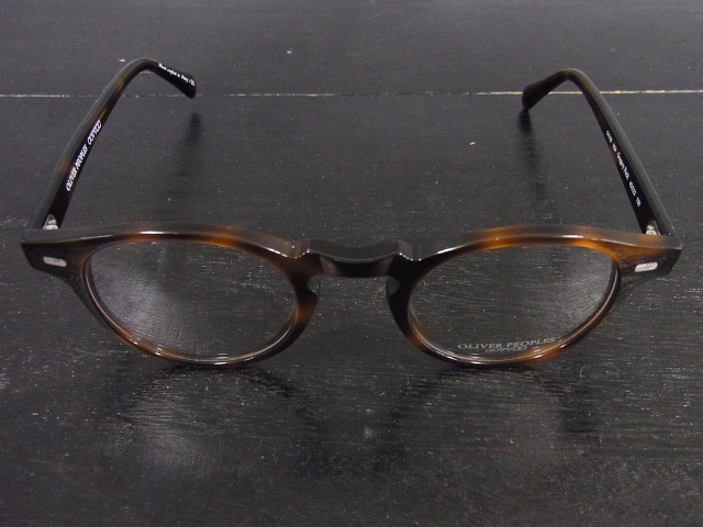 実際に弊社で買取させて頂いたOLIVER PEOPLES Gregory Peck デミ柄サングラス OV5186-1004の画像 1枚目