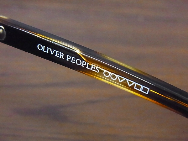 実際に弊社で買取させて頂いたOLIVER PEOPLES Gregory Peck デミ柄サングラス OV5186-1560の画像 5枚目