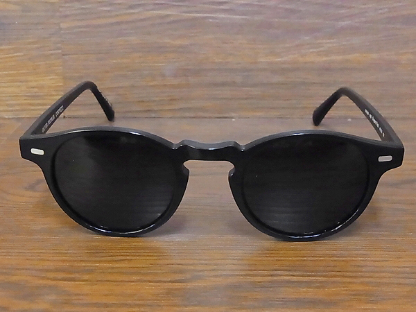 実際に弊社で買取させて頂いたOLIVER PEOPLES Gregory Peck サングラス 黒ぶち OV5186-1005の画像 1枚目