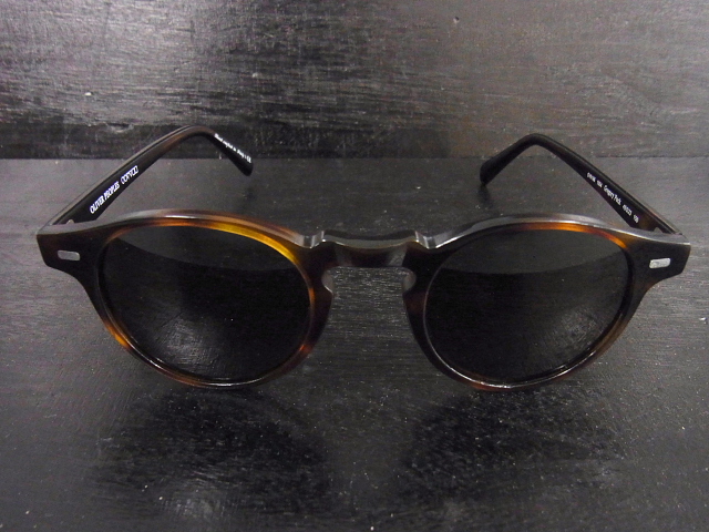 実際に弊社で買取させて頂いたOLIVER PEOPLES Gregory Peck デミ柄サングラス OV5186-1004の画像 1枚目