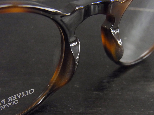 実際に弊社で買取させて頂いたOLIVER PEOPLES Gregory Peck デミ柄サングラス OV5186-1004の画像 3枚目