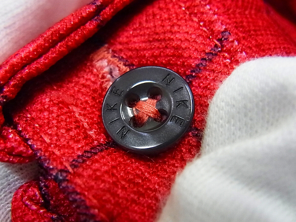 実際に弊社で買取させて頂いたNIKE Golf/ナイキ ゴルフ チェック柄 シャツ 襟有/半袖 赤/Mの画像 4枚目