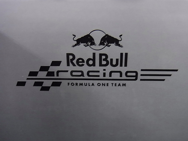 実際に弊社で買取させて頂いたミニチャンプス F1 RENAULT RB7 JAPAN GP 2011 S.Vettel 1/18の画像 4枚目
