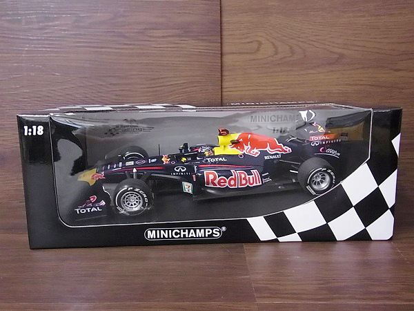 実際に弊社で買取させて頂いたミニチャンプス F1 RENAULT RB7 JAPAN GP 2011 S.Vettel 1/18の画像 1枚目