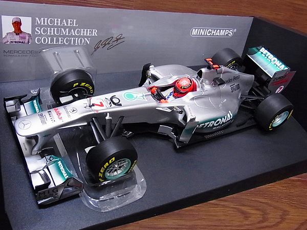 実際に弊社で買取させて頂いたMINICHAMPSメルセデスGPペトロナスW02 2011M.シューマッハ1/18の画像 1枚目