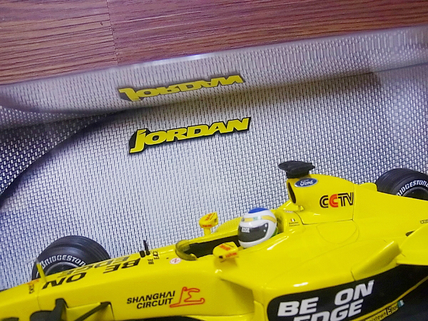 実際に弊社で買取させて頂いたHOT WHEELS B1649 F1 JORDAN EJ13 GIANCARLO FISICHELLA 1/18の画像 1枚目