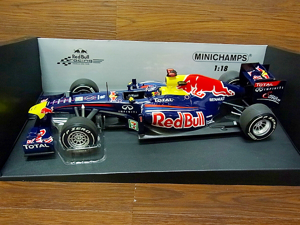 実際に弊社で買取させて頂いたMINICHAMPS RacingRENAULT/RB7 JAPAN GP 2011 S.ベッテル 1/18の画像 1枚目