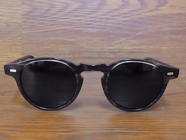 実際に弊社で買取させて頂いたOLIVER PEOPLES Gregory Peck サングラス 濃灰 OV5186-1002の画像 1枚目