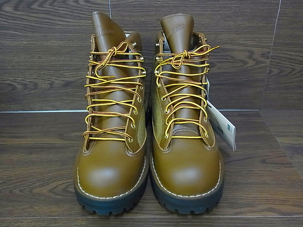 実際に弊社で買取させて頂いた【未使用】DANNER ダナーライト ハイキングブーツ 30420X/US8.5の画像 1枚目