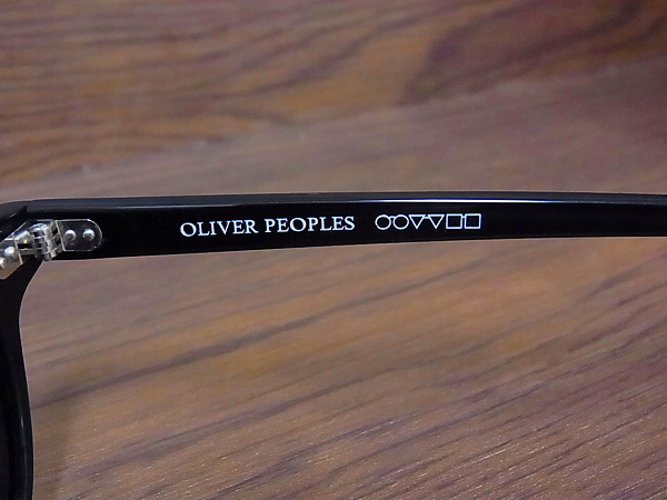 実際に弊社で買取させて頂いたOLIVER PEOPLES GREGORY PECK 偏光 サングラス/OV5186-1005の画像 4枚目