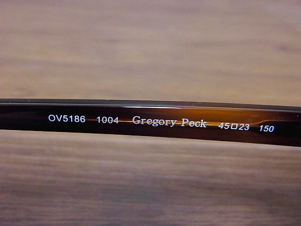 実際に弊社で買取させて頂いたオリバーピープルズ Gregory Peck デミ柄サングラスOV5186-1004の画像 4枚目