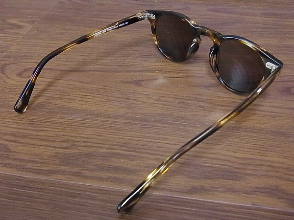 実際に弊社で買取させて頂いたOLIVER PEOPLES Gregory Peck デミ柄サングラス/OV5186-1560の画像 2枚目